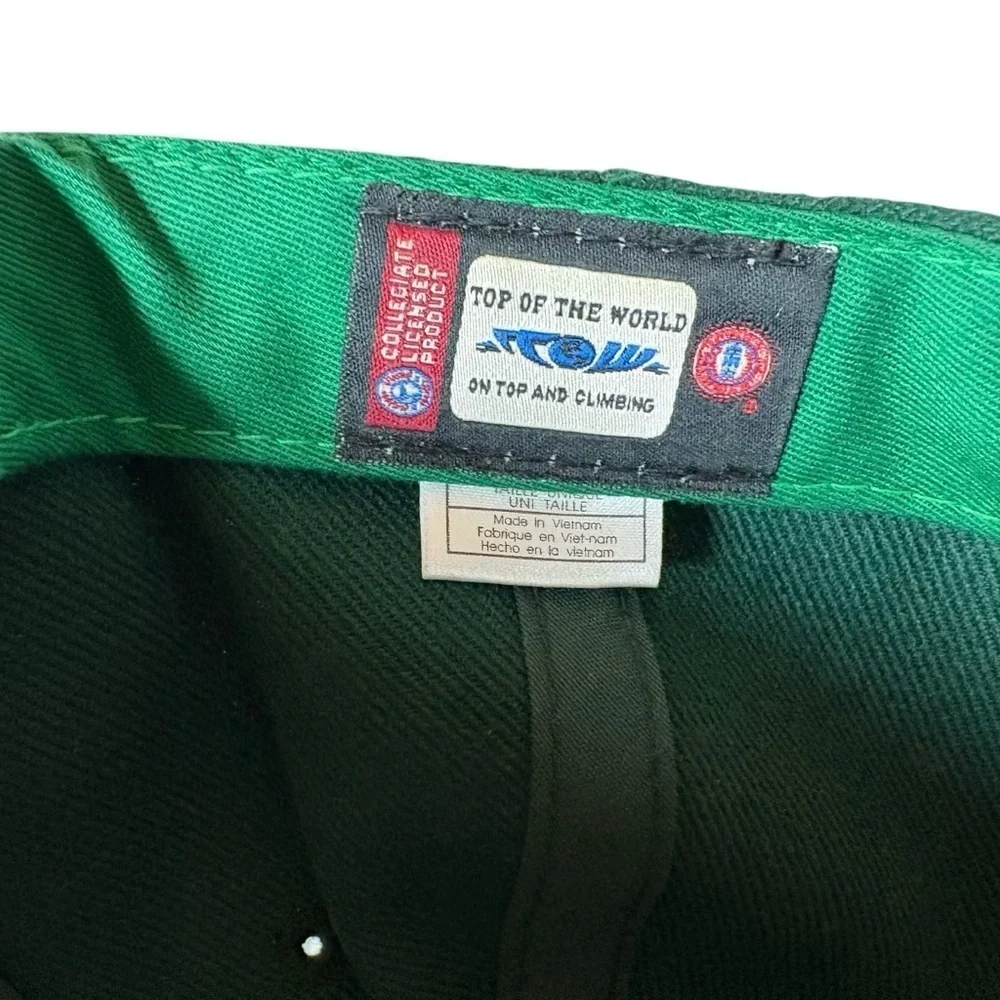 Vintage Top of the World Oregon Ducks Graffiti Script SnapBack Hat